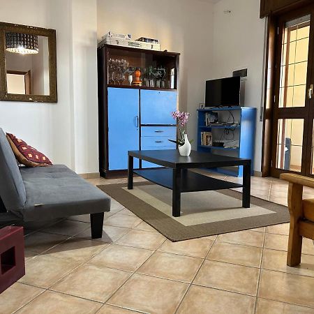 Salento Casa Vacanza Il Focolare Torchiarolo Luaran gambar
