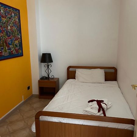 Salento Casa Vacanza Il Focolare Torchiarolo Luaran gambar