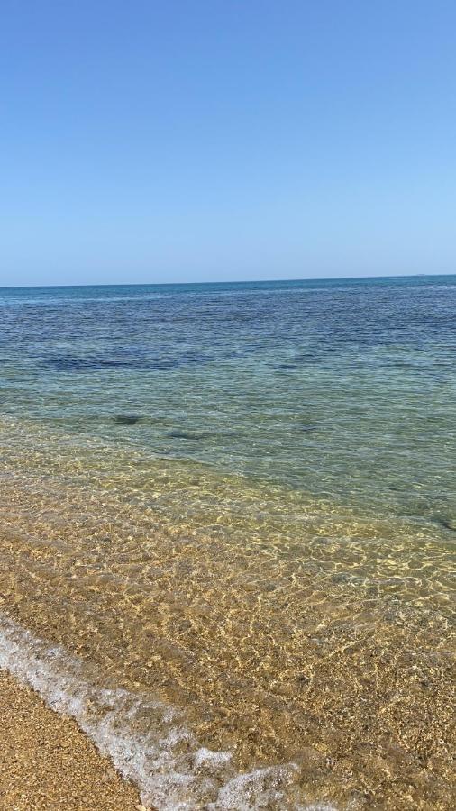 Salento Casa Vacanza Il Focolare Torchiarolo Luaran gambar