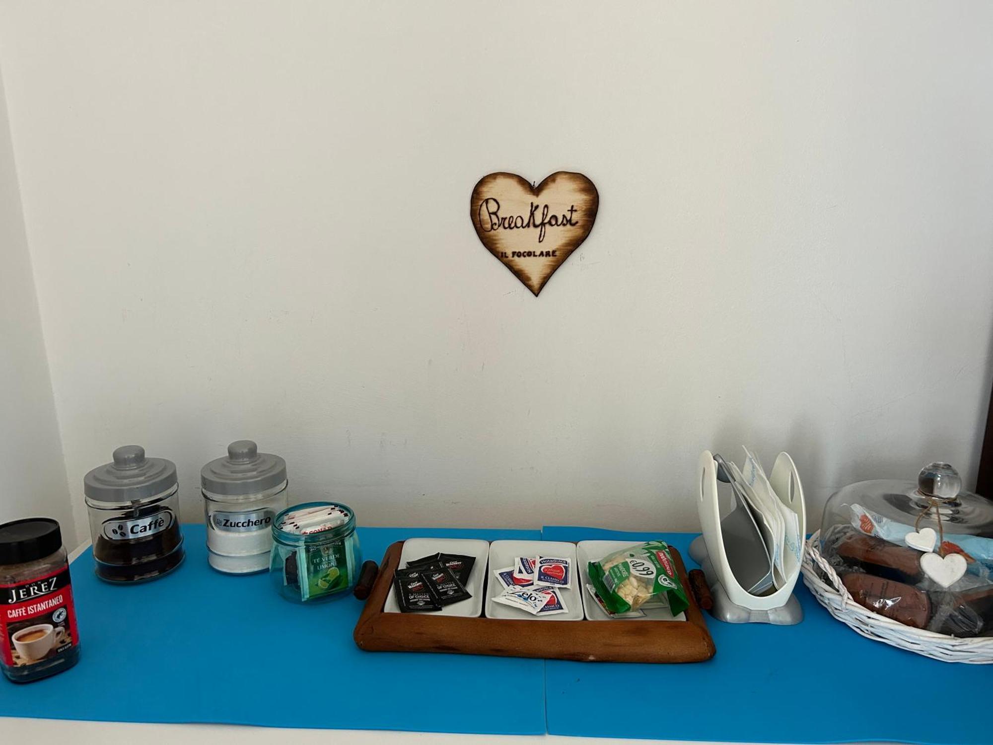 Salento Casa Vacanza Il Focolare Torchiarolo Luaran gambar